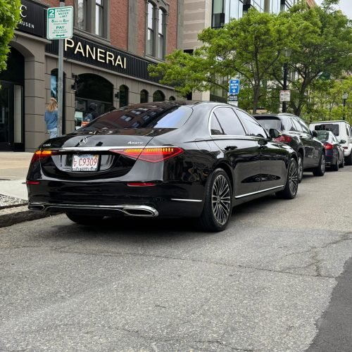 Black LImo MA